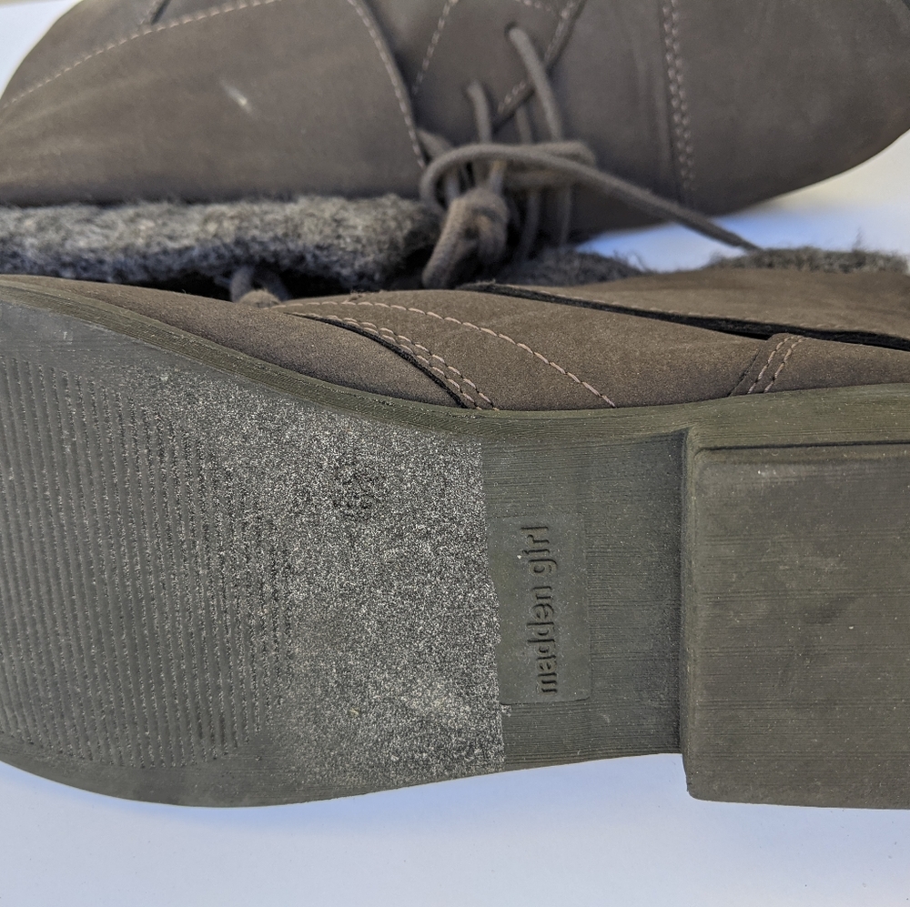 Shoes - Picture 4 of 4